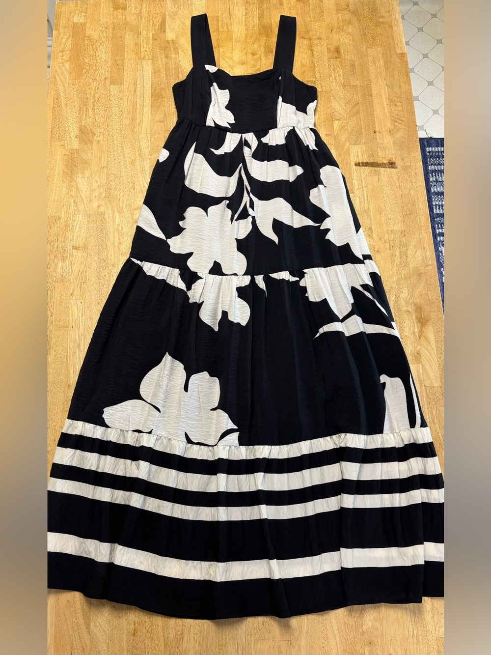 NWOT Nine West Black & White Floral Tiered Maxi Sundress
